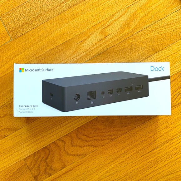 NEW in Box Microsoft Surface dock